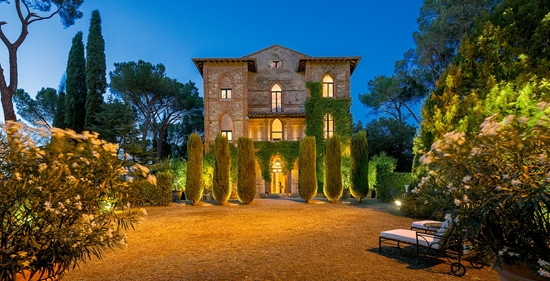 villa-siena-tuscany-italy-luxury-swimming-parco-del-principe-cov_homepage